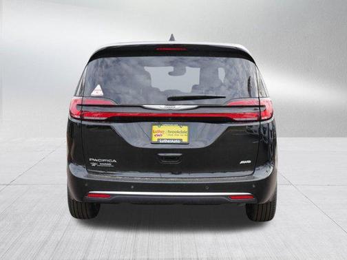 2025 Chrysler Pacifica L