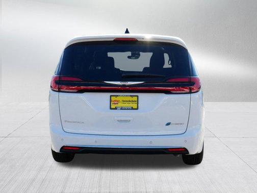 2025 Chrysler Pacifica Hybrid Select