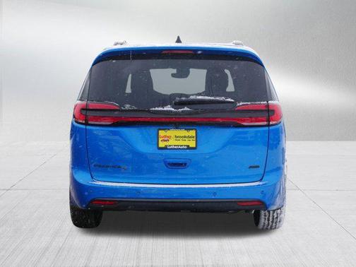 2026 Chrysler Pacifica L