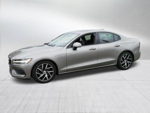 2019 Volvo S60 T6 Momentum