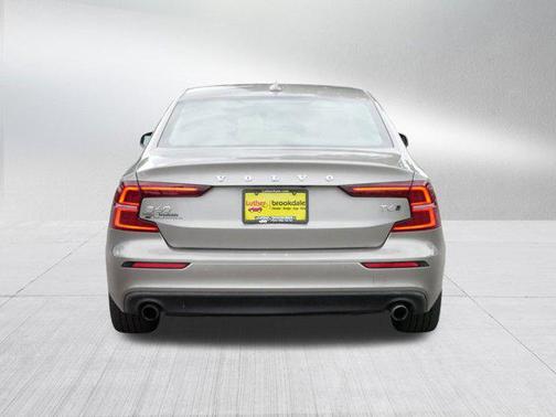 2019 Volvo S60 T6 Momentum