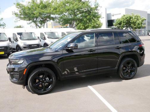 2023 Jeep Grand Cherokee Altitude