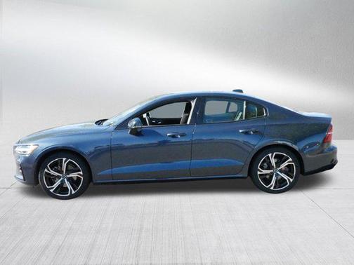 2024 Volvo S60 B5 Plus Dark Theme