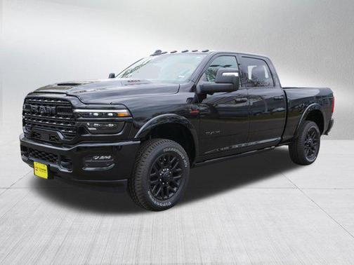 Diamond Black Crystal Pearlcoat 2026 RAM 3500 Limited Crew Cab 4x4 6'4' Box