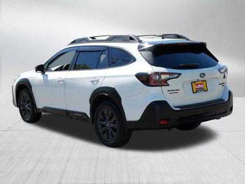 Crystal White Pearl 2024 Subaru Outback Onyx Edition XT