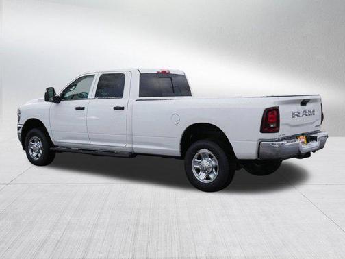 2026 RAM 3500 Tradesman Crew Cab 4x4 8' Box