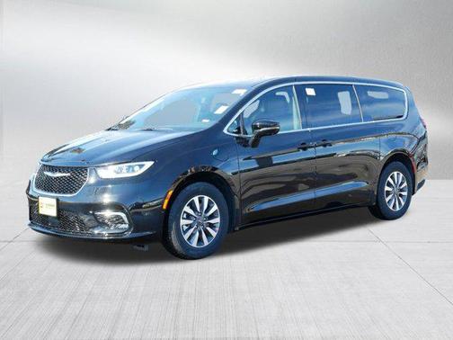 2025 Chrysler Pacifica Hybrid Select