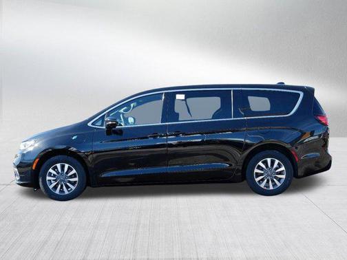 2025 Chrysler Pacifica Hybrid Select