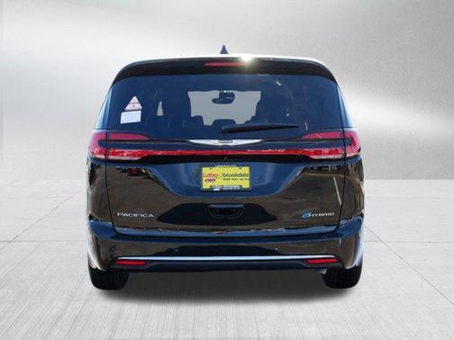 2025 Chrysler Pacifica Hybrid Select