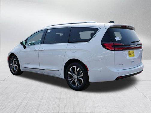 2025 Chrysler Pacifica L