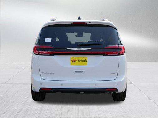 2025 Chrysler Pacifica L