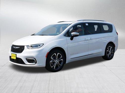 2025 Chrysler Pacifica L