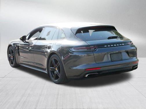 2018 Porsche Panamera 4
