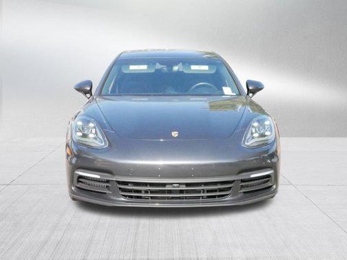 2018 Porsche Panamera 4