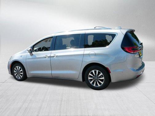 2021 Chrysler Pacifica Hybrid Touring L