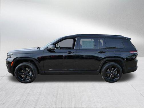 Diamond Black Crystal Pearlcoat 2025 Jeep Grand Cherokee L Limited