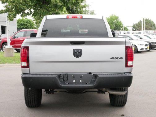 2022 RAM 1500 Classic Warlock Quad Cab 4x4 6'4' Box