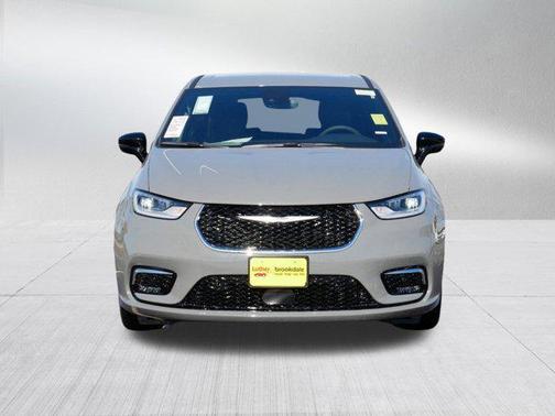 2025 Chrysler Pacifica Hybrid Select
