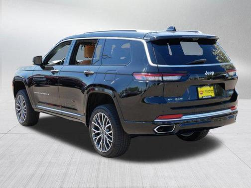 Diamond Black Crystal Pearlcoat 2022 Jeep Grand Cherokee L Summit Reserve
