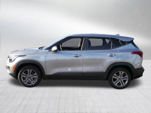 Steel Gray 2023 Kia Seltos LX