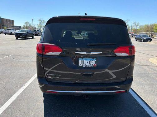 Dark Cordovan Pearlcoat 2017 Chrysler Pacifica Touring-L
