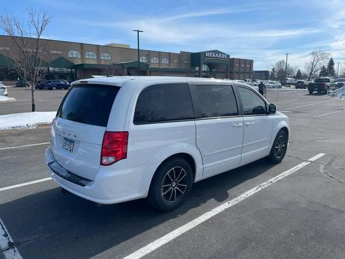 White Knuckle Clearcoat 2017 Dodge Grand Caravan SXT