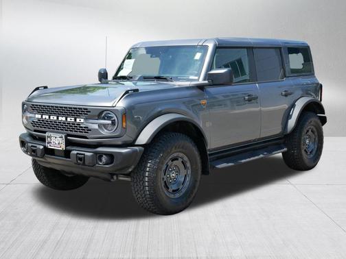 Carbonized Gray Metallic 2025 Ford Bronco Badlands