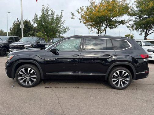 2022 Volkswagen Atlas 3.6L SEL Premium