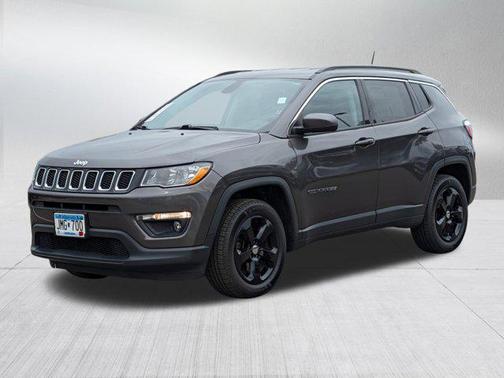 Granite Crystal Metallic Clearcoat 2018 Jeep Compass Latitude