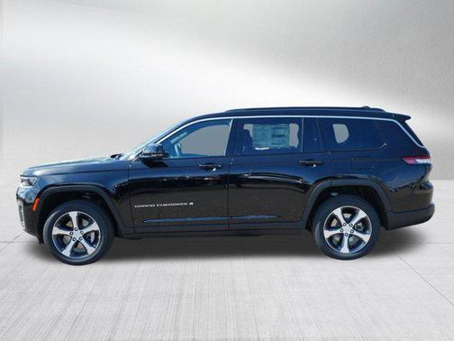 Diamond Black Crystal Pearlcoat 2026 Jeep Grand Cherokee L Limited