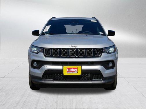 Silver Zynith Metallic Clearcoat 2026 Jeep Compass Latitude