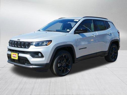 Silver Zynith Metallic Clearcoat 2026 Jeep Compass Latitude