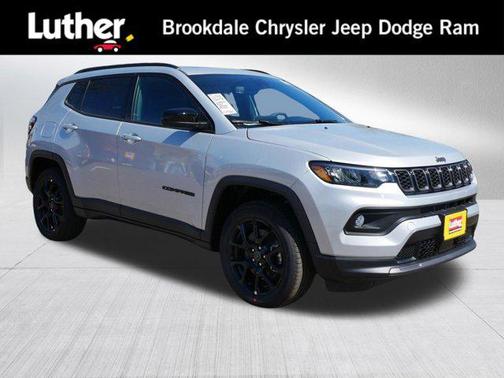 Silver Zynith Metallic Clearcoat 2026 Jeep Compass Latitude