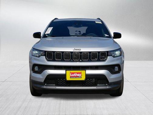 Silver Zynith Metallic Clearcoat 2026 Jeep Compass Latitude