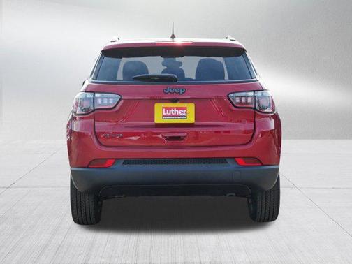 Red Hot Pearlcoat 2026 Jeep Compass Latitude