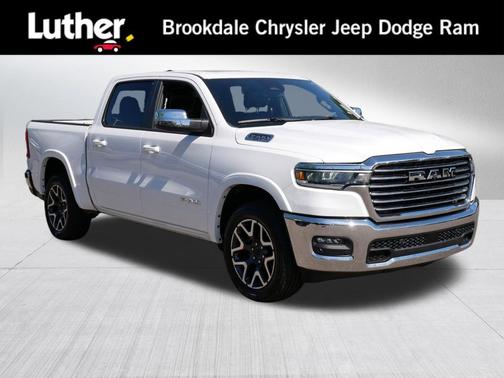 Bright White Clearcoat 2025 RAM 1500 Laramie