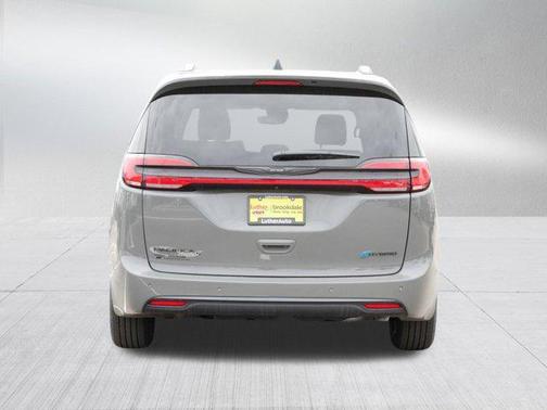 2025 Chrysler Pacifica Hybrid Premium S Appearance Pkg