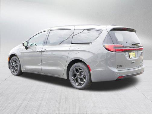2025 Chrysler Pacifica Hybrid Premium S Appearance Pkg