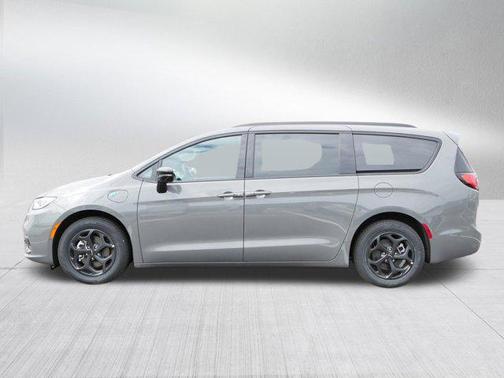 2025 Chrysler Pacifica Hybrid Premium S Appearance Pkg