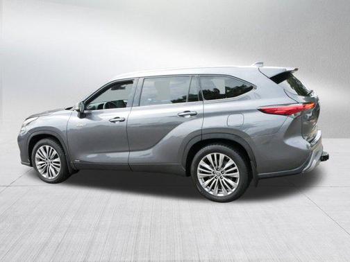 2021 Toyota Highlander Hybrid Platinum