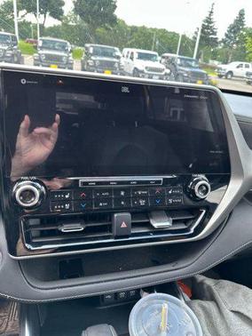 2021 Toyota Highlander Hybrid Platinum