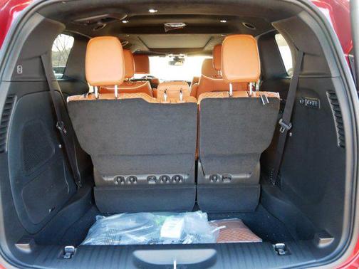 Red Hot Pearlcoat 2026 Chrysler Pacifica L