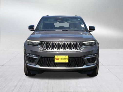 2022 Jeep Grand Cherokee Summit