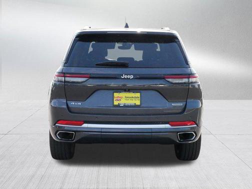 2022 Jeep Grand Cherokee Summit