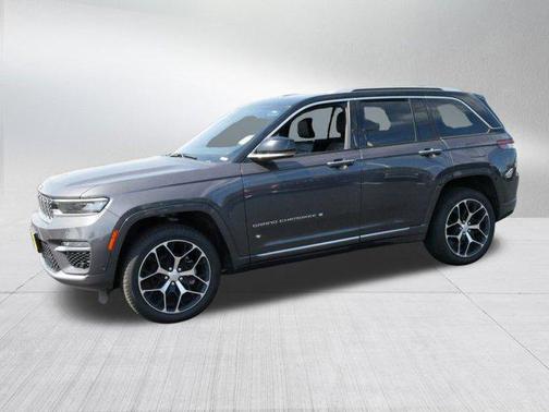 2022 Jeep Grand Cherokee Summit