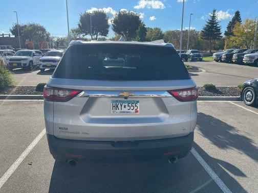 2021 Chevrolet Traverse LT Cloth