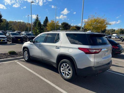 2021 Chevrolet Traverse LT Cloth