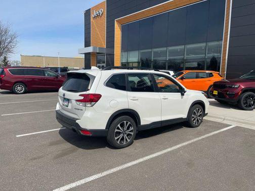 Crystal White Pearl 2021 Subaru Forester Limited