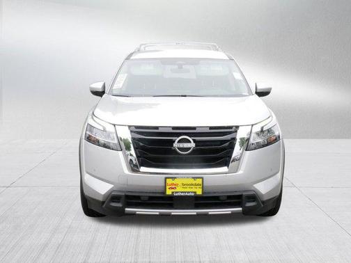 2024 Nissan Pathfinder SL 4WD
