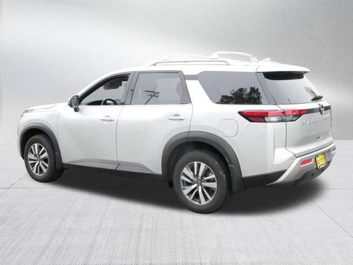 2024 Nissan Pathfinder SL 4WD